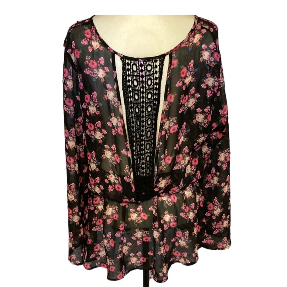 No Boundaries women’s floral boho blouse w/open back blouse & cinched waist. - Picture 2 of 6